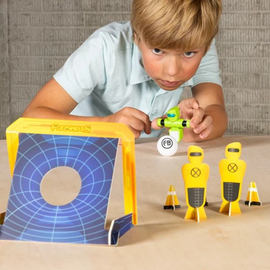 Set competitie cu stadion si roboti de fotbal Foosbots