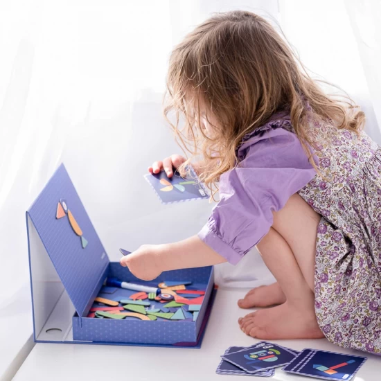 Joc puzzle magnetic de arta si asociere - Forme Joc puzzle magnetic de arta si asociere - Forme