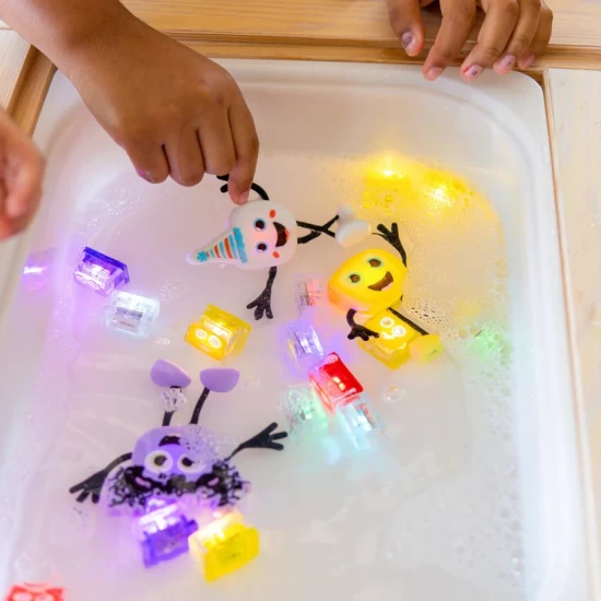 Jucarie senzoriala luminoasa de baie Party Glo Pal multicolor
