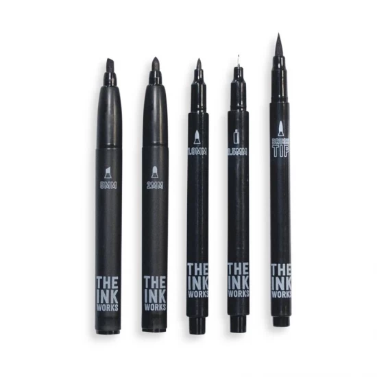 Markere negre The Ink Works - Set de 5 dimensiuni diferite Markere negre The Ink Works - Set de 5 dimensiuni diferite