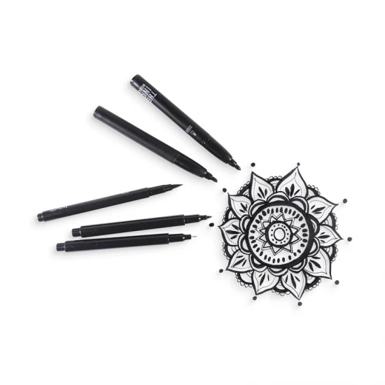 Markere negre The Ink Works - Set de 5 dimensiuni diferite Markere negre The Ink Works - Set de 5 dimensiuni diferite