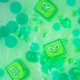 Set jucarii de baie senzoriale luminoase Pippa Glo Pal verde Set jucarii de baie senzoriale luminoase Pippa Glo Pal verde