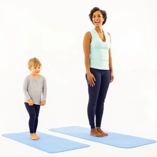 Set Yoga Mama-Copil cu saltele asortate si carduri incluse Wave albastru Set Yoga Mama-Copil cu saltele asortate si carduri incluse Wave albastru