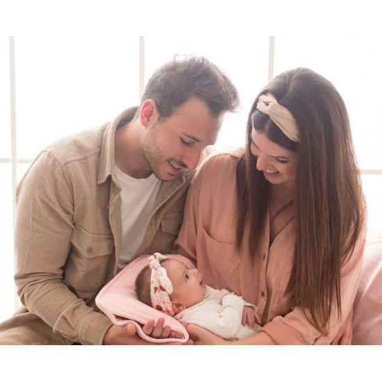 Perna alaptare anti plagiocefalie, cu spuma memory, 2 huse detasabile, certificata in Germania, Koala Perfect Head Breastfeeding Pink Perna alaptare anti plagiocefalie, cu spuma memory, 2 huse detasabile, certificata in Germania, Koala Perfect Head Breastfeeding Pink