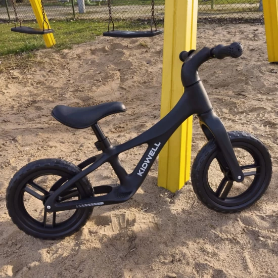 Bicicleta de echilibru fara pedale pentru copii, reglabila si roti Eva, ultra-usoara, Jogo Black Bicicleta de echilibru fara pedale pentru copii, reglabila si roti Eva, ultra-usoara, Jogo Black