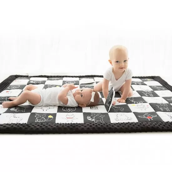 Covor de joaca termoizolant pentru bebe cu activitati senzoriale Contrast 120x140cm Covor de joaca termoizolant pentru bebe cu activitati senzoriale Contrast 120x140cm