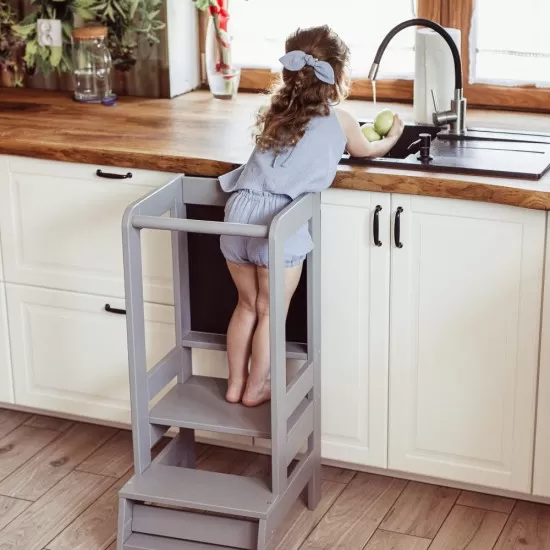 Inaltator Learning Tower Ajustabil cu tabla de scris, Ajutor de bucatarie MeowBaby, lemn Gri inchis Inaltator Learning Tower Ajustabil cu tabla de scris, Ajutor de bucatarie MeowBaby, lemn Gri inchis