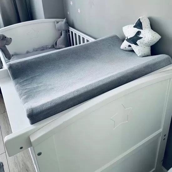 Masa de infasat din lemn, atasabila la patut bebe 120x60 si 140x70 cm, Alb, 86 x 51 x 7 cm Masa de infasat din lemn, atasabila la patut bebe 120x60 si 140x70 cm, Alb, 86 x 51 x 7 cm