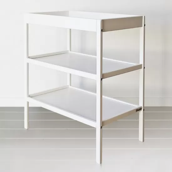 Masa infasat pentru bebelusi din lemn masiv Alb 76 x 44 x 86 cm cu 2 rafturi de depozitare si saltea din spuma Woodies 40 x 70 cm Masa infasat pentru bebelusi din lemn masiv Alb 76 x 44 x 86 cm cu 2 rafturi de depozitare si saltea din spuma Woodies 40 x 70 cm