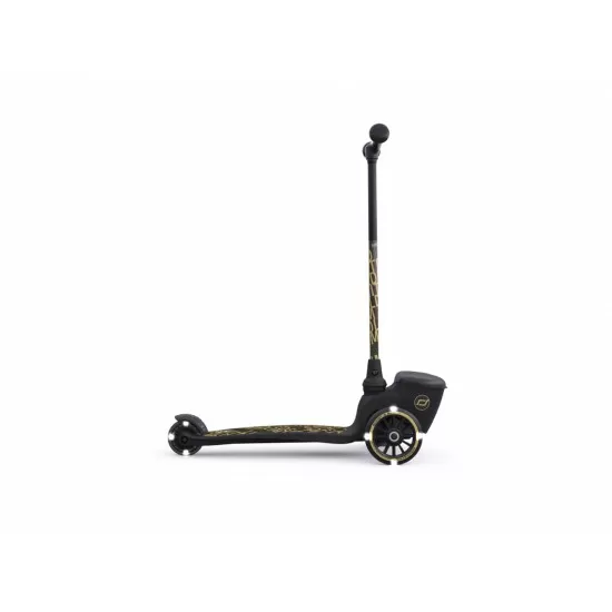 Pachet trotineta copii pliabila cu roti luminoase Highwaykick 2 Black Gold Limited Scoot Ride si casca S-M Pachet trotineta copii pliabila cu roti luminoase Highwaykick 2 Black Gold Limited Scoot Ride si casca S-M