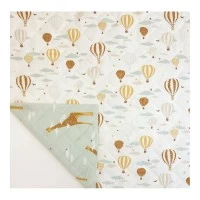 Paturica bebelus handmade matlasata din bumbac premium cu fata dubla, Giraffe Head in Clouds, 135x100 cm