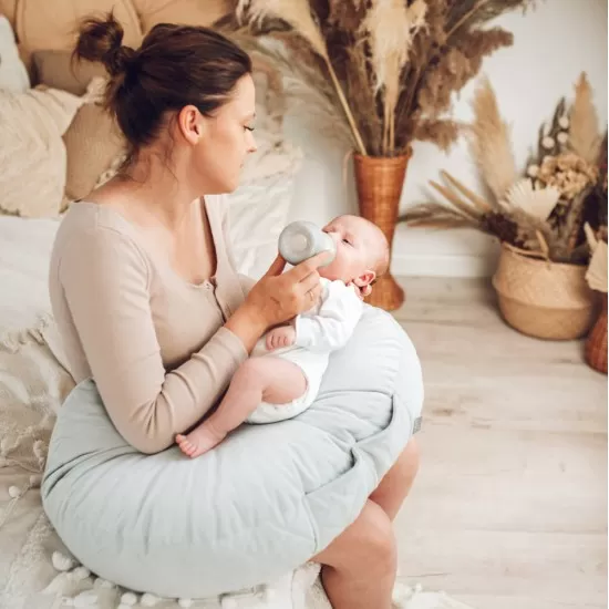 Perna pentru gravide si alaptare, catifea si umplutura antialergica, Big cu buzunare, Sepia Rose, BabySteps Perna pentru gravide si alaptare, catifea si umplutura antialergica, Big cu buzunare, Sepia Rose, BabySteps