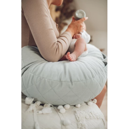Perna pentru gravide si alaptare, catifea si umplutura antialergica, Big cu buzunare, Bej vintage, BabySteps Perna pentru gravide si alaptare, catifea si umplutura antialergica, Big cu buzunare, Bej vintage, BabySteps