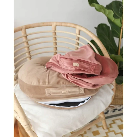 Perna pentru gravide si alaptare, catifea velvet si umplutura ferma, antialergica, Big cu maner, Gri deschis, BabyLy Perna pentru gravide si alaptare, catifea velvet si umplutura ferma, antialergica, Big cu maner, Gri deschis, BabyLy