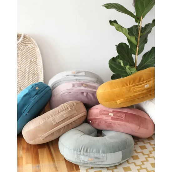 Perna pentru gravide si alaptare, catifea velvet si umplutura ferma, antialergica, Big cu maner, Gri deschis, BabyLy Perna pentru gravide si alaptare, catifea velvet si umplutura ferma, antialergica, Big cu maner, Gri deschis, BabyLy