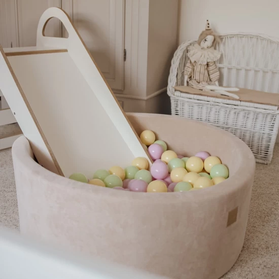 Piscina uscata cu 250 de bile (Pastel Roz si Galben, verde deschis) MeowBaby, Spring, Catifea Ecru Piscina uscata cu 250 de bile (Pastel Roz si Galben, verde deschis) MeowBaby, Spring, Catifea Ecru