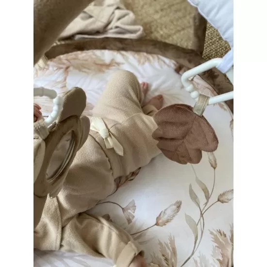 Salteluta cu arcada interactiva pentru copii si bebelusi, activitati cu jucarii senzoriale Boho Salteluta cu arcada interactiva pentru copii si bebelusi, activitati cu jucarii senzoriale Boho