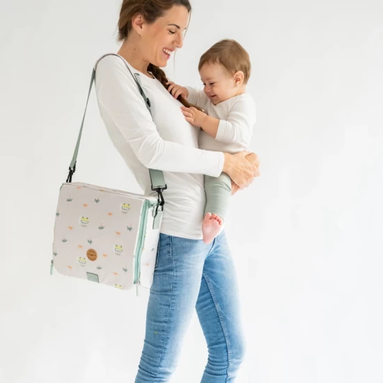 Scaun de masa portabil 2 in 1, design multifunctional, transformabil in geanta de mana, Funny Farm Scaun de masa portabil 2 in 1, design multifunctional, transformabil in geanta de mana, Funny Farm