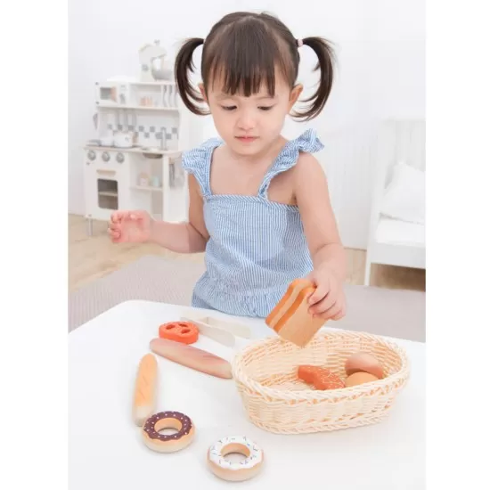 Set de joaca New Classic Toys - Cos cu paine Set de joaca New Classic Toys - Cos cu paine