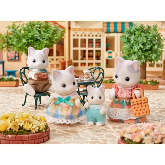 Figurine Sylvanian Families - Familia Pisicutelor Latte