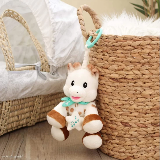 Jucarie muzicala de plus Girafa Sophie 20 cm