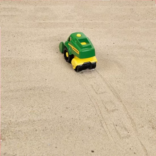 Masuta de joaca cu apa si nisip 2 in 1 - Ferma John Deere Masuta de joaca cu apa si nisip 2 in 1 - Ferma John Deere