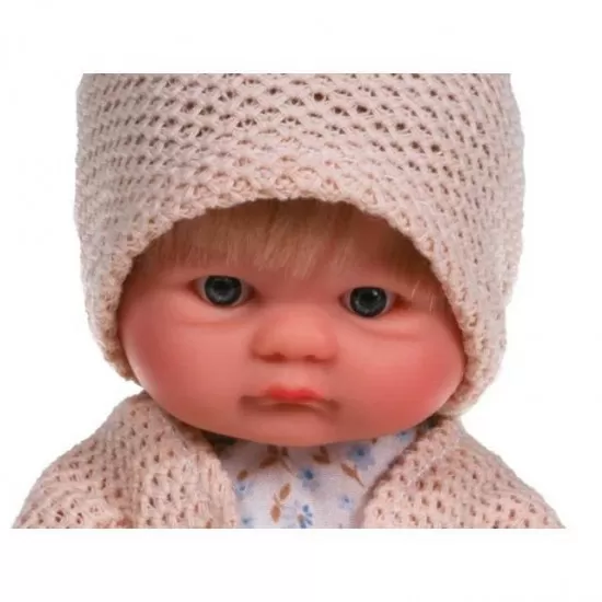 Papusa Bomboncin cu caciulita bej 20 cm Papusa Bomboncin cu caciulita bej 20 cm