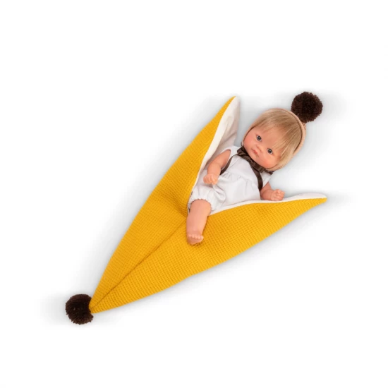 Papusa Bomboncin cu caciulita si paturica banana 20 cm
