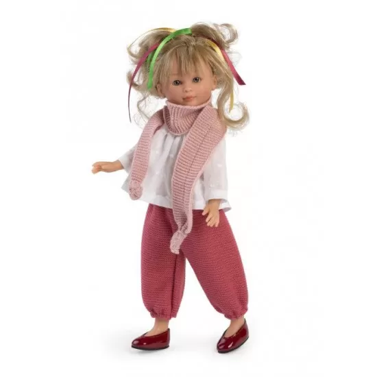 Papusa Celia cu pantaloni rosii si camasa alba 30 cm Papusa Celia cu pantaloni rosii si camasa alba 30 cm