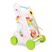 Premergator din lemn cu activitati New Classic Toys