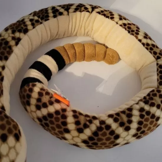 Jucarie plus sarpe Western Diamondback Wild Republic 141 cm Jucarie plus sarpe Western Diamondback Wild Republic 141 cm