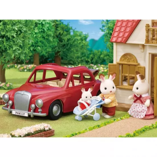 Set de joaca Sylvanian Families - Masina rosie de familie Set de joaca Sylvanian Families - Masina rosie de familie