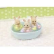 Set de joaca Sylvanian Families Iepurasi Tripleti cu accesorii baie Set de joaca Sylvanian Families Iepurasi Tripleti cu accesorii baie