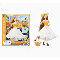 Papusa Emily Fashion cu tinuta de vara si gentuta