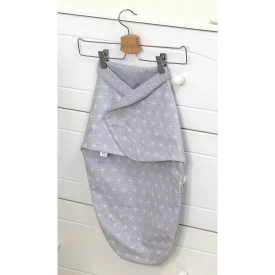 Paturica de infasat din bumbac pentru bebelusi, Inchidere Velcro, Sky Bunny Grey Paturica de infasat din bumbac pentru bebelusi, Inchidere Velcro, Sky Bunny Grey