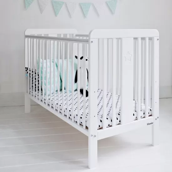 Patut din lemn masiv pentru bebe Star Baby Alb 120 x 60 cm Patut din lemn masiv pentru bebe Star Baby Alb 120 x 60 cm