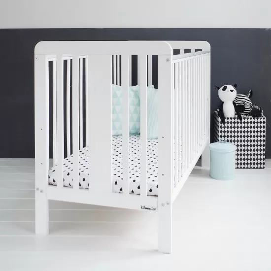 Patut din lemn masiv pentru bebe Star Baby Alb 120 x 60 cm Patut din lemn masiv pentru bebe Star Baby Alb 120 x 60 cm
