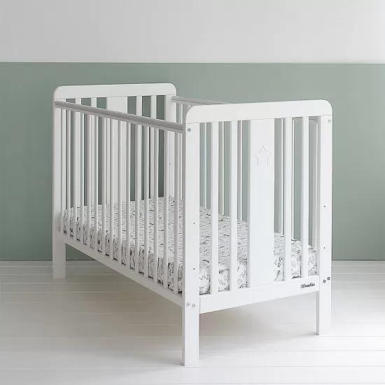 Patut din lemn masiv pentru bebe Star Baby Alb 120 x 60 cm Patut din lemn masiv pentru bebe Star Baby Alb 120 x 60 cm