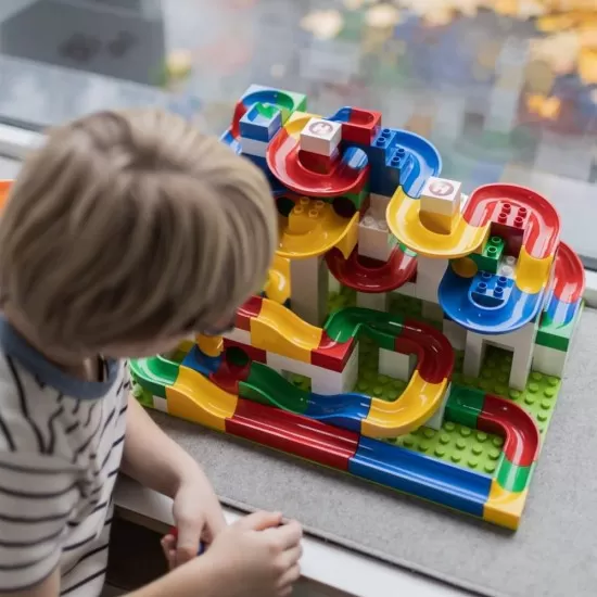 Jucarie de construit pentru copii Marble Run Hubelino 213 piese Jucarie de construit pentru copii Marble Run Hubelino 213 piese
