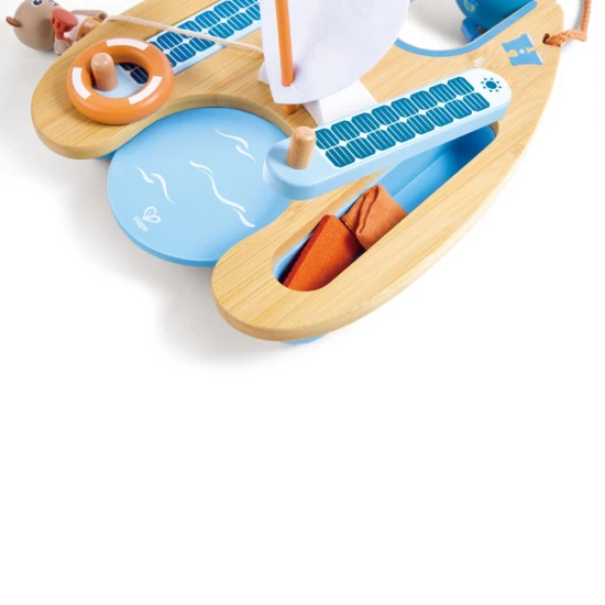 Set de joaca din lemn Catamaran 18 piese, colectia Green Planet Explorers, Hape