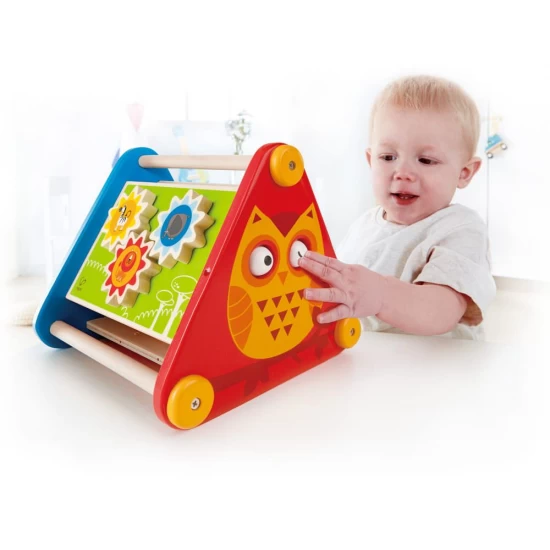 Jucarie din lemn interactiva - Triunghi cu activitati Jucarie din lemn interactiva - Triunghi cu activitati