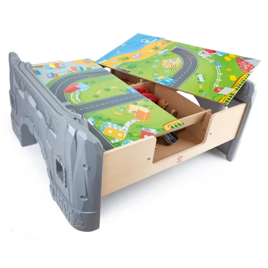 Set trenulet din lemn cu masa de joaca si locomotiva motorizata Hape 70 piese