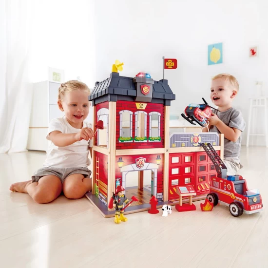 Set de joaca din lemn - Statie de pompieri Set de joaca din lemn - Statie de pompieri