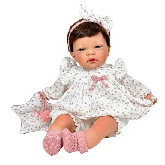 Papusa Nines D'Onil Celia Liberty satena cu sunete, miros de vanilie si rochie alba 45 cm Papusa Nines D'Onil Celia Liberty satena cu sunete, miros de vanilie si rochie alba 45 cm