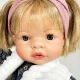 Papusa Nines D'Onil Joy cu parul blond, vesta alba, miros de vanilie, 37 cm Papusa Nines D'Onil Joy cu parul blond, vesta alba, miros de vanilie, 37 cm