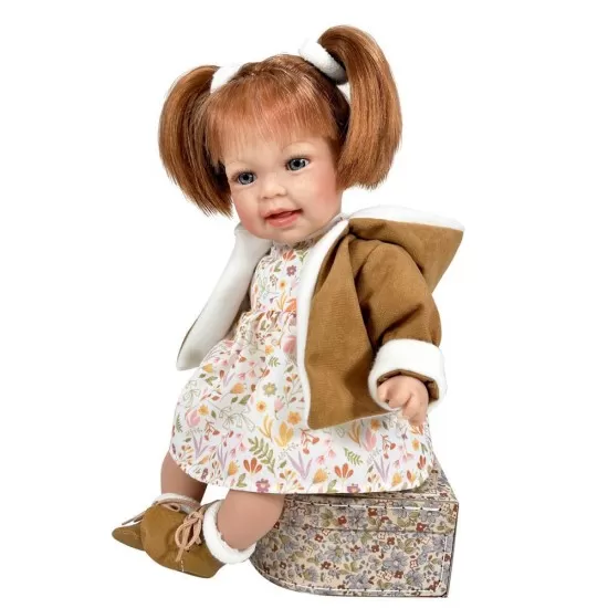 Papusa Nines D'Onil Little Susi cu sunete, parul roscat, palton maro si miros de vanilie 40 cm Papusa Nines D'Onil Little Susi cu sunete, parul roscat, palton maro si miros de vanilie 40 cm