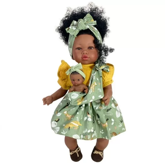Papusa Nines D'Onil Maria Afro cu sunete, bebelus, rochie verde si miros de vanilie 45 cm Papusa Nines D'Onil Maria Afro cu sunete, bebelus, rochie verde si miros de vanilie 45 cm