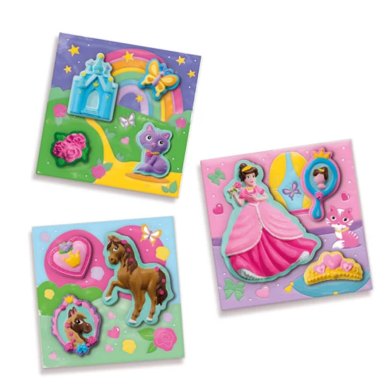 Set creativ de copii cu mulaj si 3 panze de pictat printese Set creativ de copii cu mulaj si 3 panze de pictat printese
