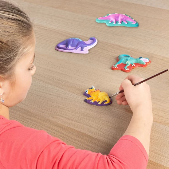 Set de lucru manual pentru copii cu dinozauri fosforescenti Set de lucru manual pentru copii cu dinozauri fosforescenti