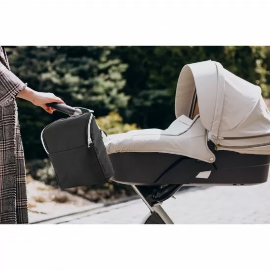 Geanta termoizolanta BabyJem Handy Travel Black Geanta termoizolanta BabyJem Handy Travel Black
